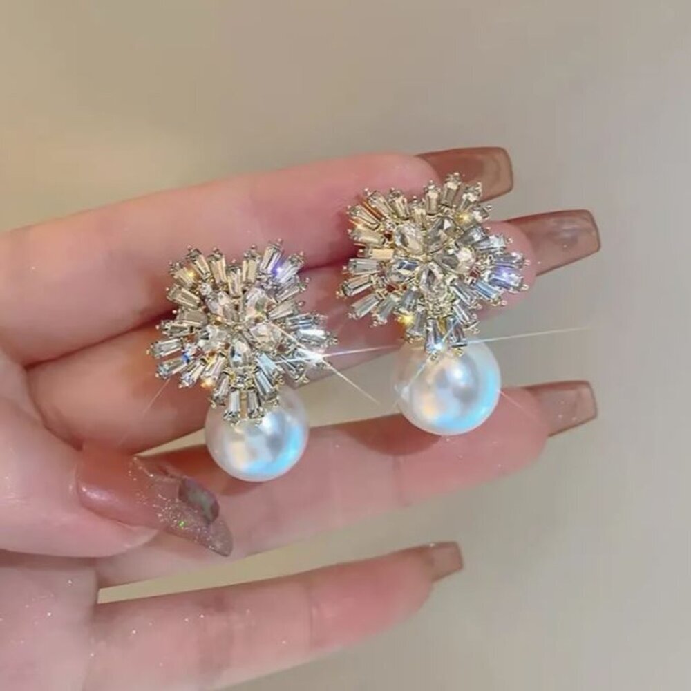 NEW Pasui Elegant Pearl and Crystal Starburst Drop Statement Earrings Evening